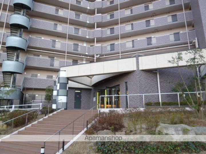 クレスト草津640の外観