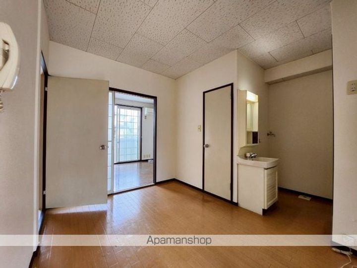 クレストコートA棟103の内装