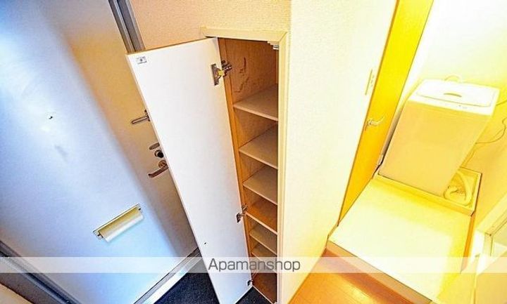 香川県高松市西ハゼ町の賃貸マンションの玄関