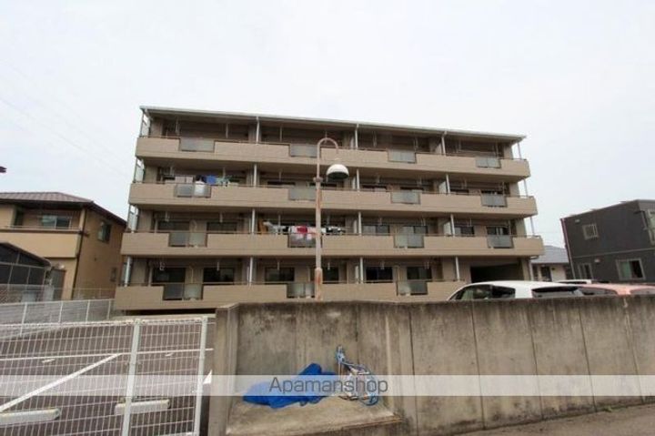 香川県高松市東山崎町の賃貸マンションの外観