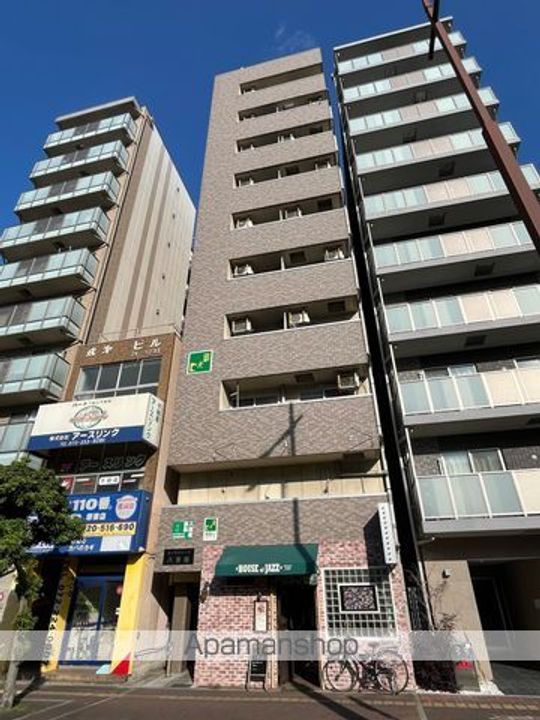 ロイヤルコート8番館の外観