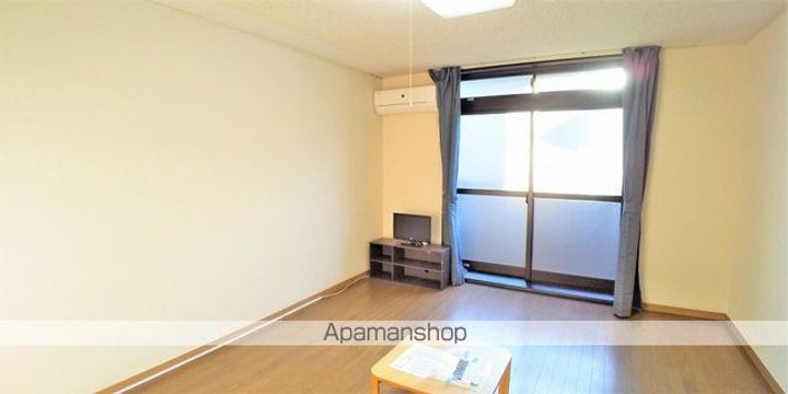 レオパレスGRACEⅢの居間