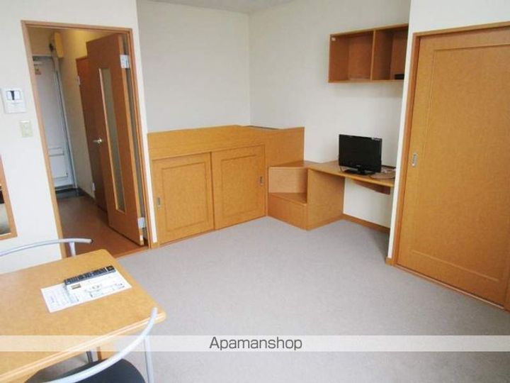 レオパレス甲斐住吉の居間