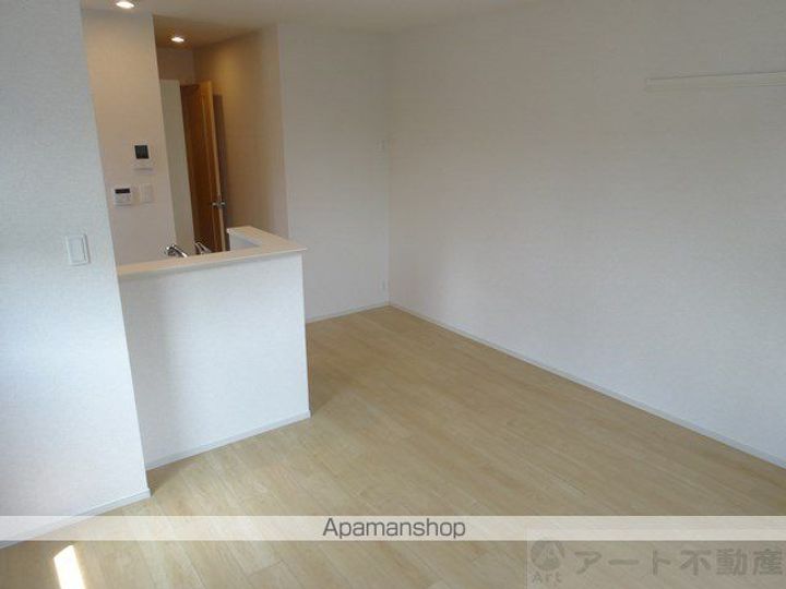 愛媛県伊予市下吾川の賃貸アパート106の内装