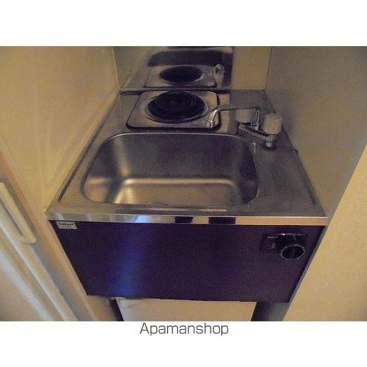 東京都渋谷区本町1丁目の賃貸マンションの内装