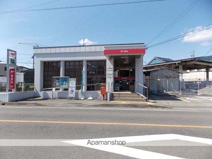 コモドフィオーレの周辺