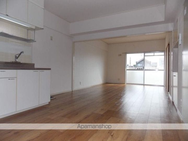 シーズンコート上小田井南の居間