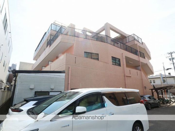 ドミールイースト3Fの外観