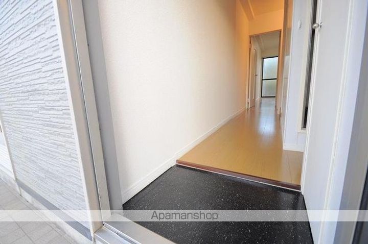 レオパレスヴィラ クレールの玄関