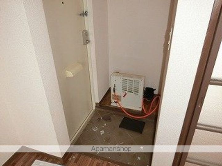 岩手県盛岡市月が丘1丁目の賃貸アパートの玄関