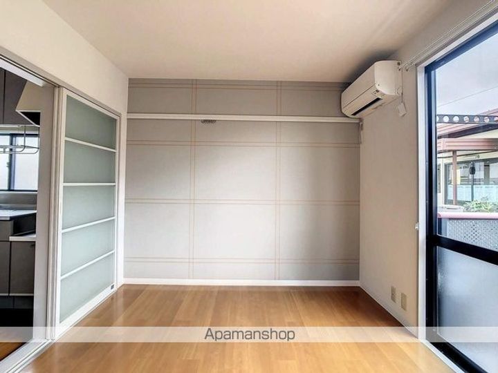 ディアスK&M102の居間