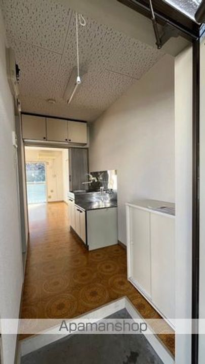 ニューめぞん八王子208の玄関