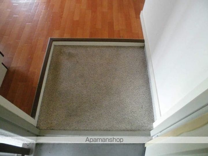 吉岡マンションの玄関