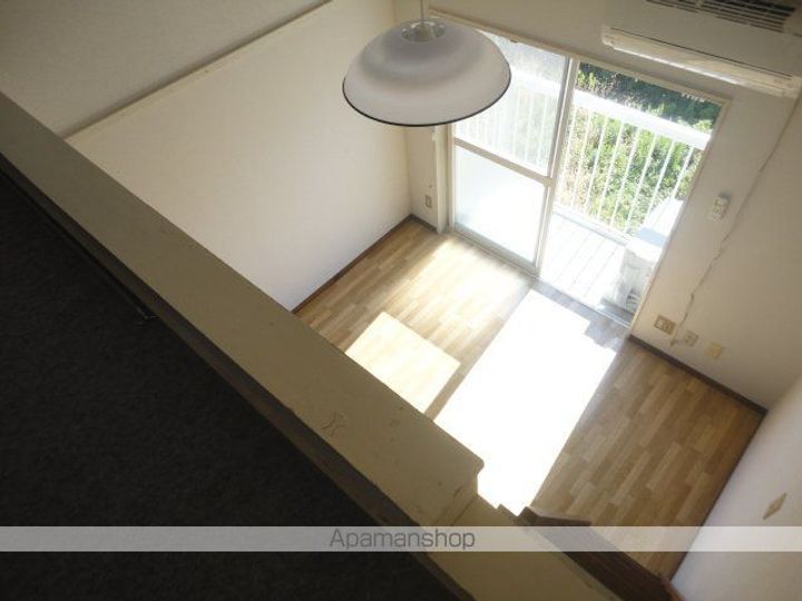 プリンスコート山手町A203の内装