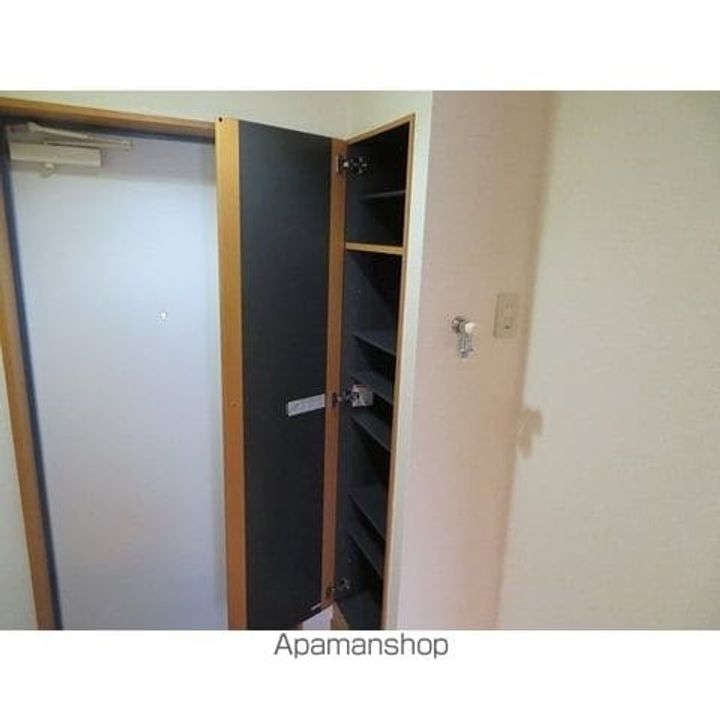 東京都豊島区池袋本町1丁目の賃貸マンションの内装