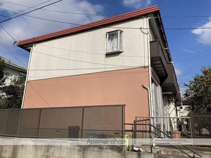 神奈川県藤沢市弥勒寺3丁目の賃貸アパートの外観