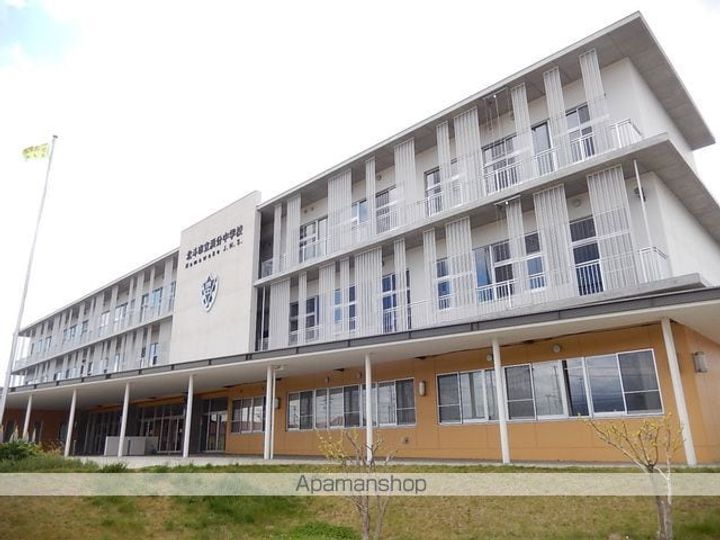 ファンデーションⅡ505の周辺