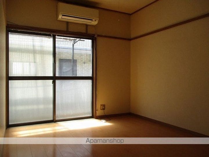 栄ハイツの居間