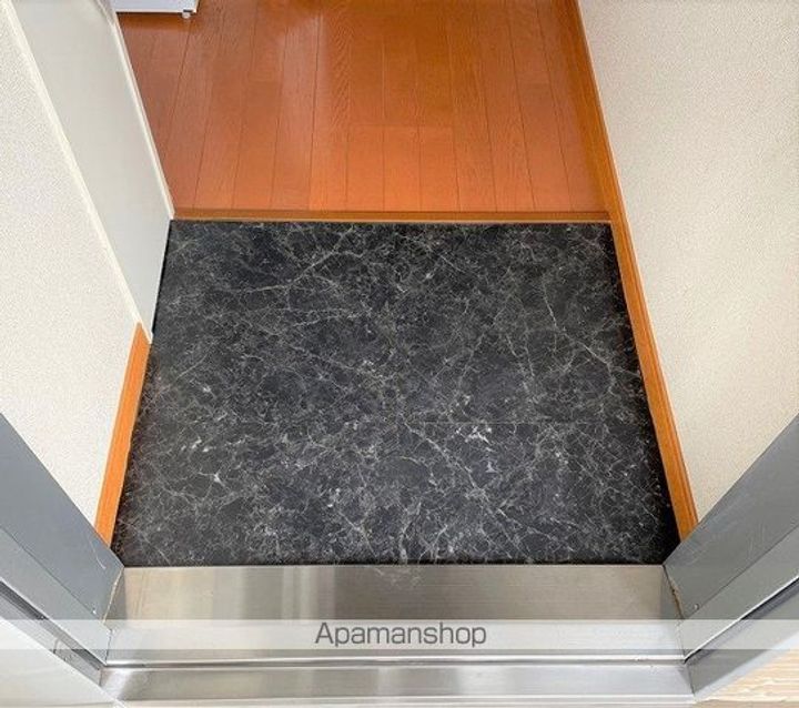 レオパレスサンハイムⅡの玄関