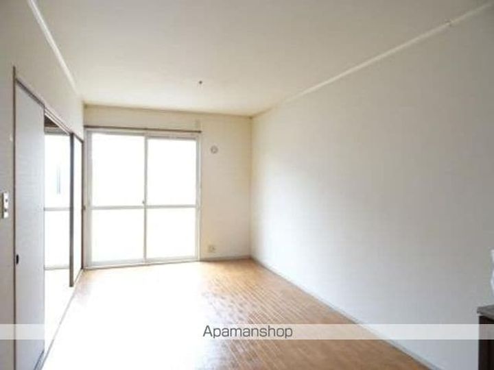 リバティハウスB202の居間