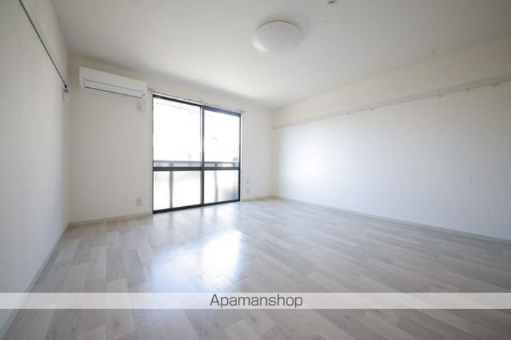 シャルマン日野102の内装