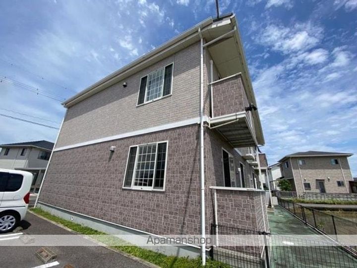 香川県高松市円座町の賃貸アパートの外観
