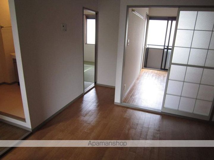 ガーデンパレス宮下B107の居間