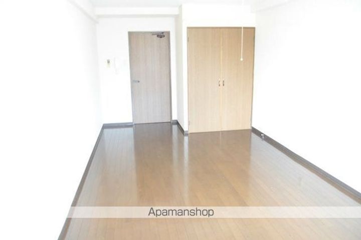 第5松波ビルの内装