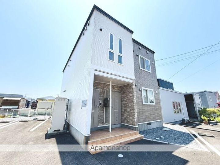 カラード カープ2号棟の外観