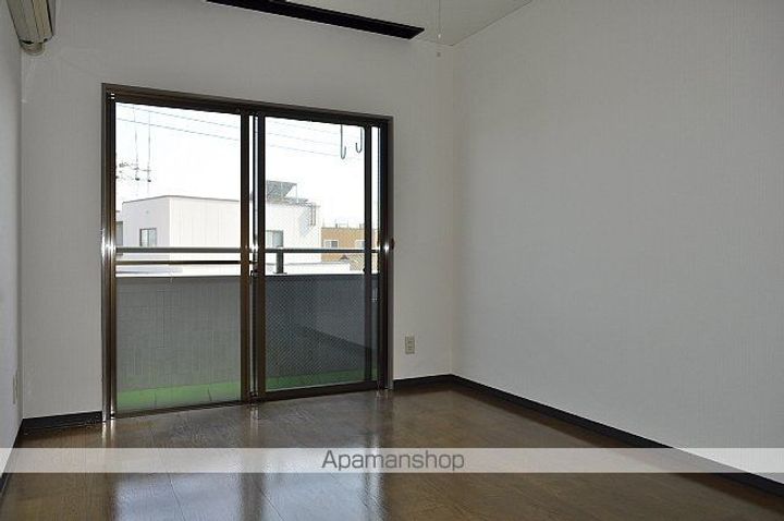 埼玉県八潮市大字大曽根の賃貸マンションの居間