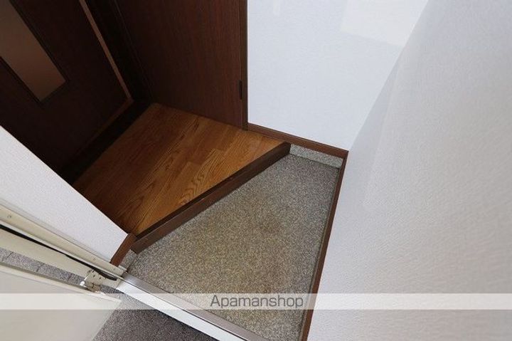 ロイヤルハイム青雲D205の玄関