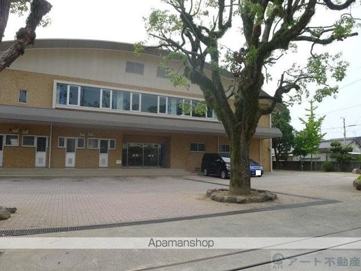 愛媛県伊予市下吾川の賃貸アパート106の周辺