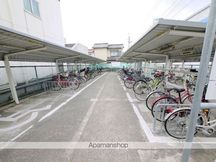 小林ビルの周辺