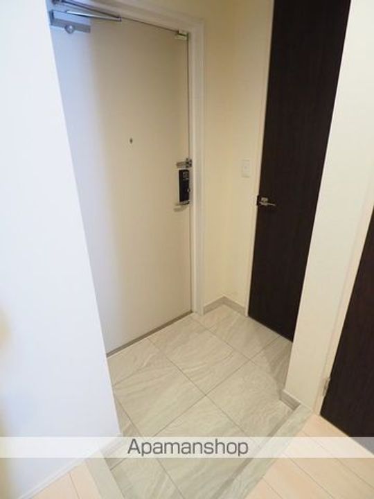 ロイジェントパークス千葉中央の玄関