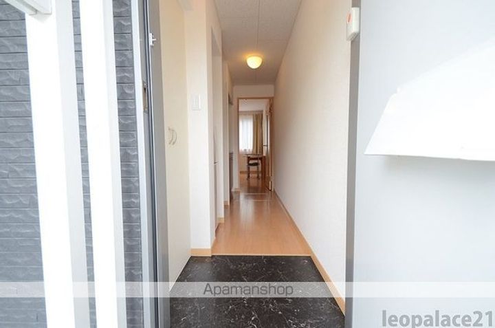 レオネクストパーシモンの玄関