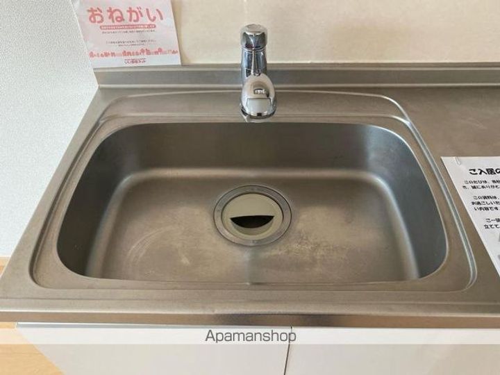 香川県東かがわ市落合の賃貸アパートの内装