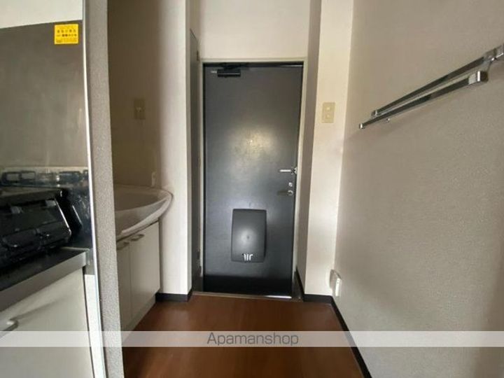 香川県高松市亀田町の賃貸アパートの玄関