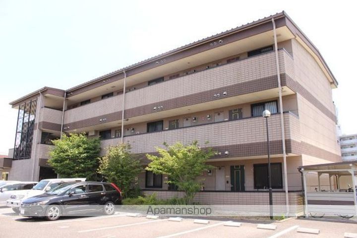 岐阜県美濃加茂市加茂野町今泉の賃貸マンションの外観