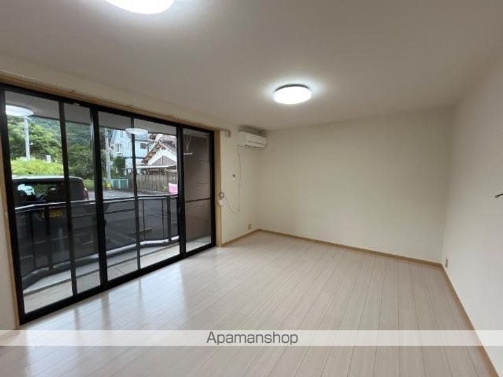 グランデル105の居間