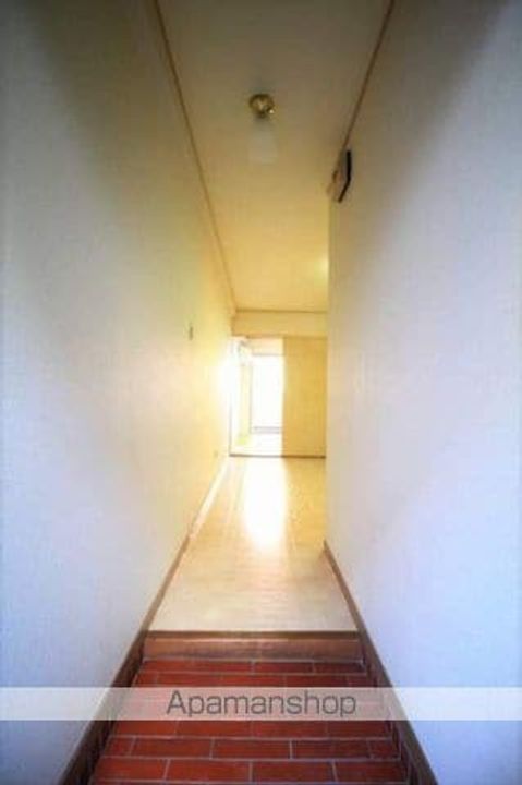 岡山県岡山市北区表町3丁目の賃貸マンションの玄関