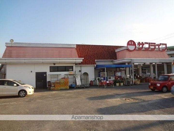 LUNAⅡ SAKURAIの周辺