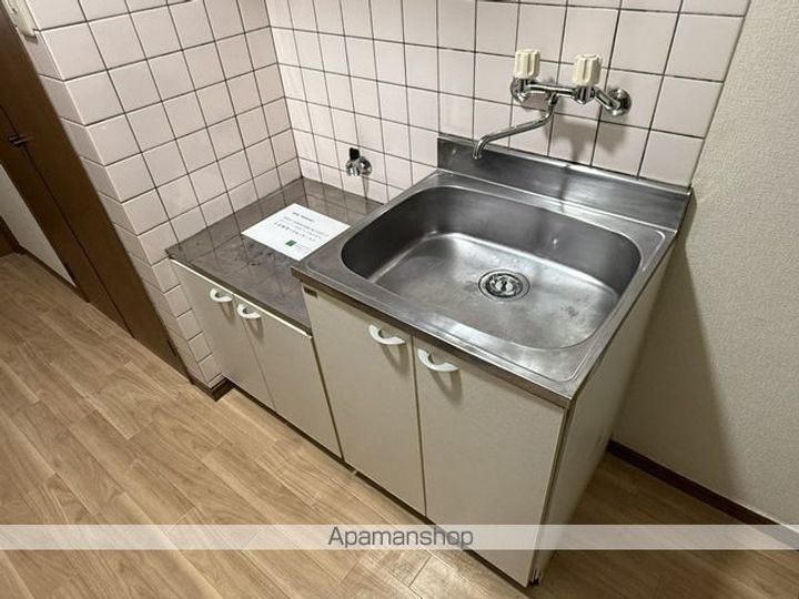 宮城県仙台市太白区萩ケ丘の賃貸アパートのキッチン