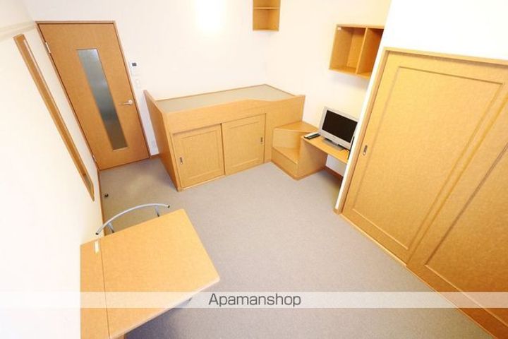 レオパレス豊郷ハーベスト204の居間