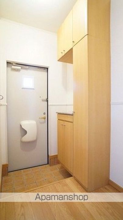 千葉県松戸市千駄堀の賃貸アパートの玄関