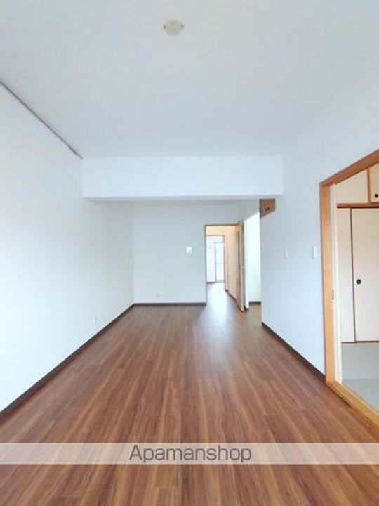 神奈川県川崎市宮前区野川台2丁目の賃貸マンションの内装