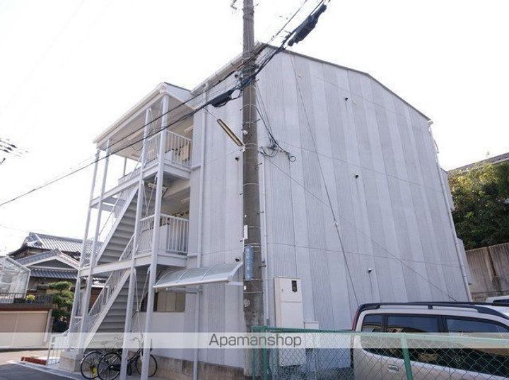 ウエストリバーの外観