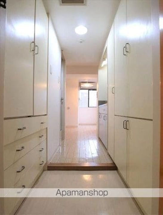 東京都国分寺市本町4丁目の賃貸マンションの玄関