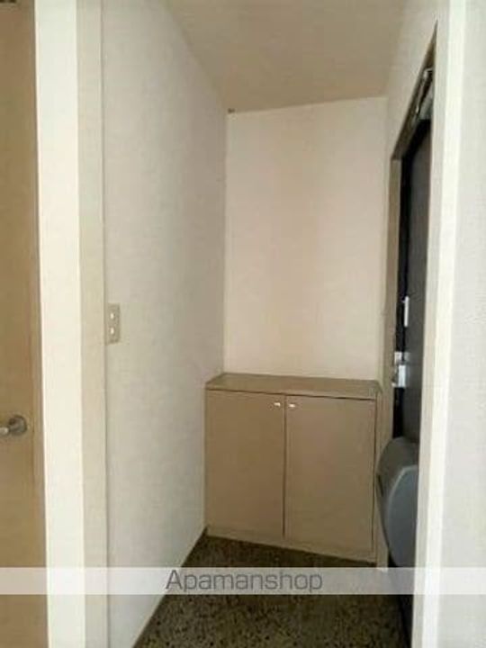 イースト・フィールドC201の玄関