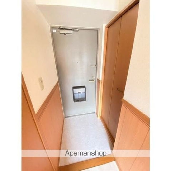 愛知県名古屋市東区葵2丁目の賃貸マンションの玄関