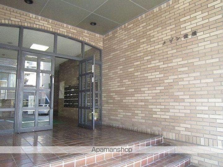 東京都中野区中央1丁目の賃貸マンションの外観